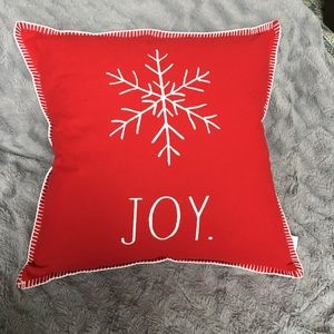 ✨🆕Rae Dunn Holiday Throw Pillow❤️JOY w/ Snowflake